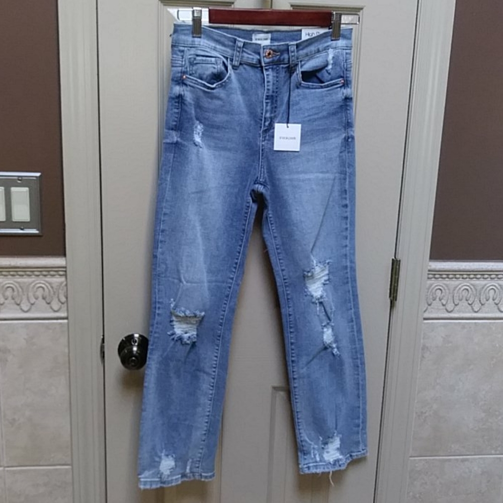 Woman's distressed jeans